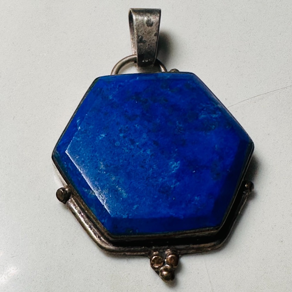 Two Lapis Lazuli Pendants - Plus Two Similar Stones Red and Green - Picture 4 of 6